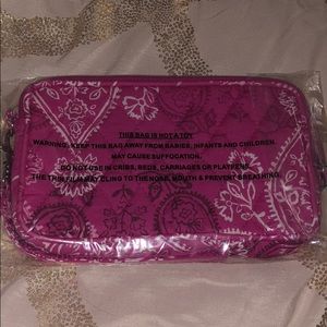 NWT VERA BRADLEY TECH CASE STAMPED PAISLEY